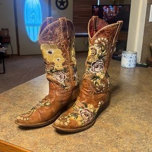 Macie Bean Snip Toe- Size 8